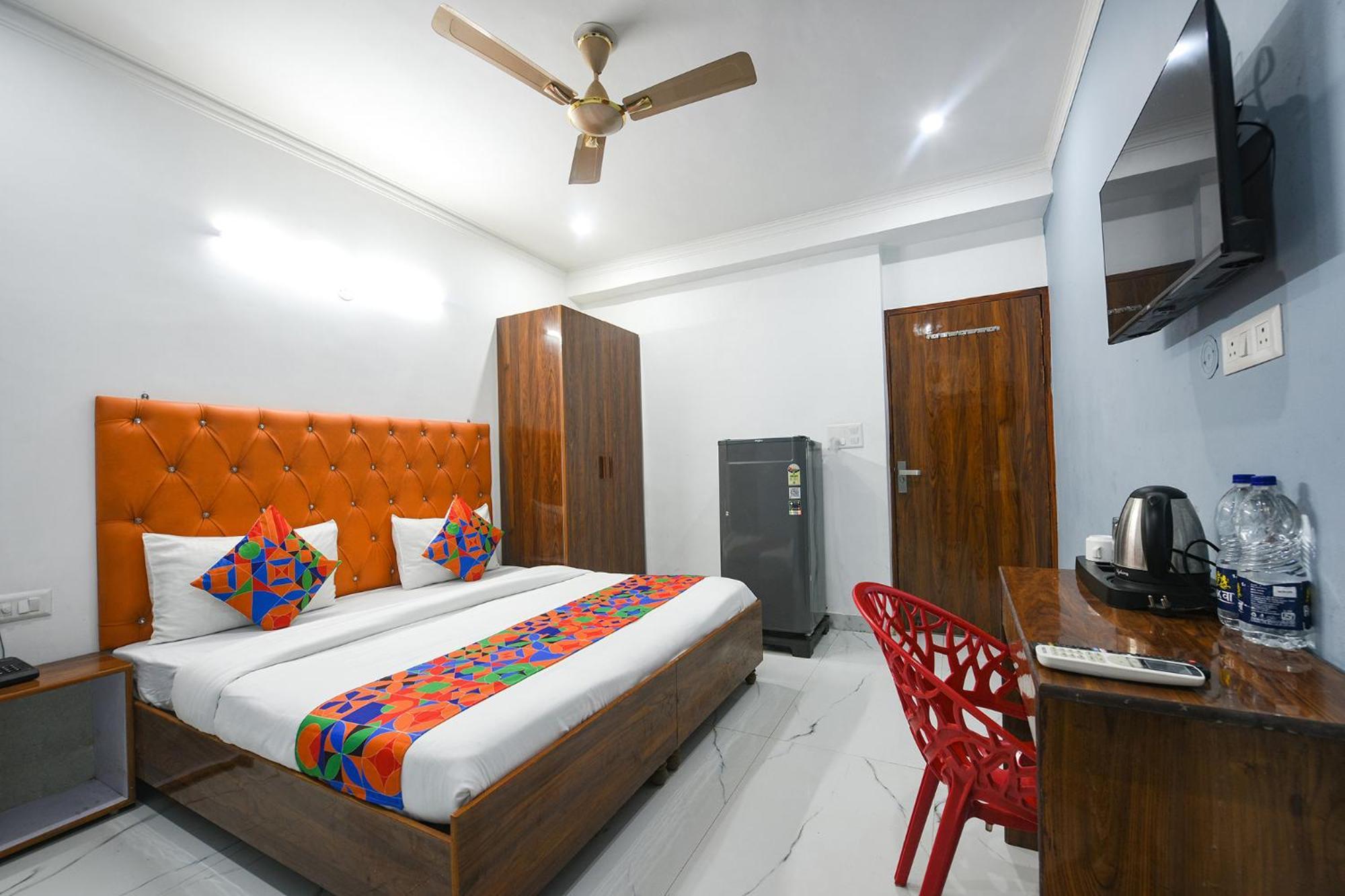 Fabhotel Wonderland Studio Rooms Gurgaon Bagian luar foto